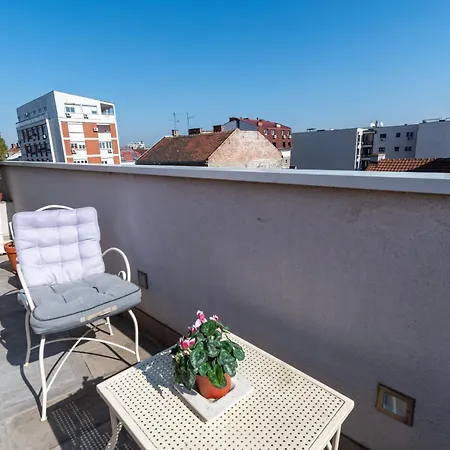 Klara Vracar 90 M2, Dve I Po Spavace Sobe