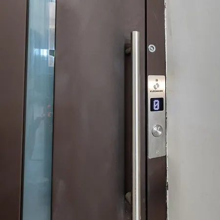 Klara Vracar 90 M2, Dve I Po Spavace Sobe *