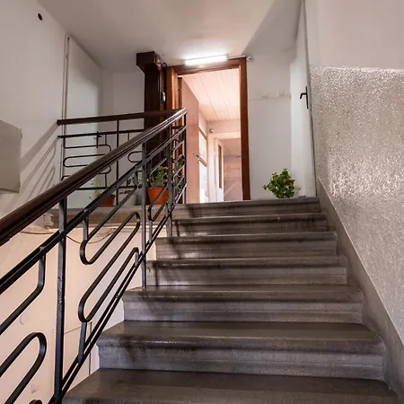 Klara Vracar 90 M2, Dve I Po Spavace Sobe